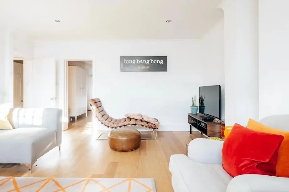 Brighton Beach Apartment Parking Free On-Site Ev